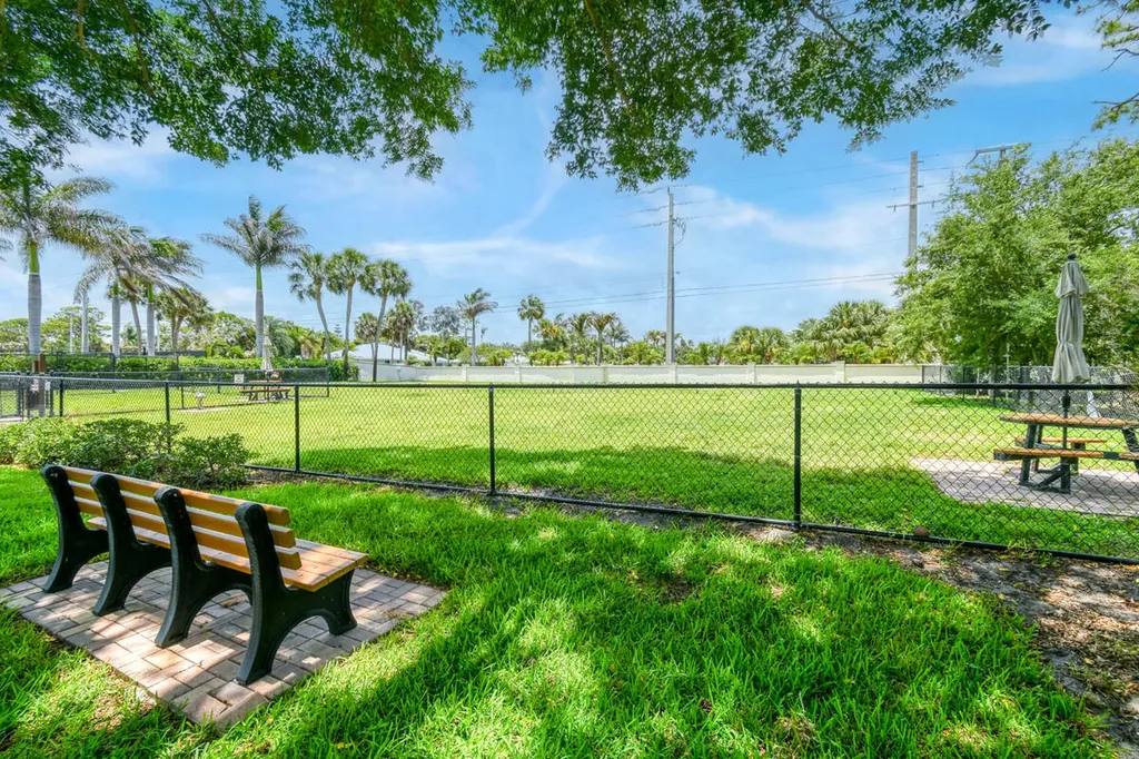 9067 SE Star Island Way Hobe Sound FL 33455