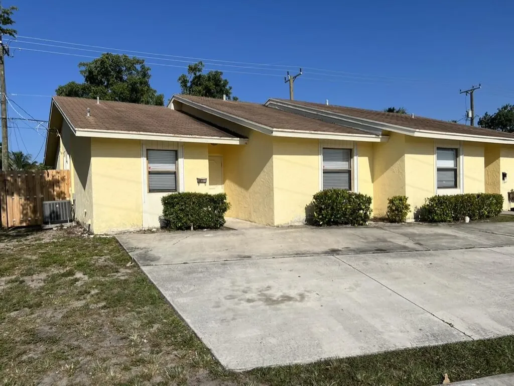 3148 N Dixie Highway Boca Raton FL 33431
