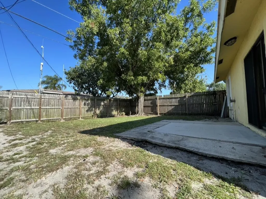 3148 N Dixie Highway Boca Raton FL 33431