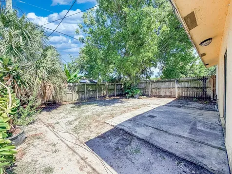 3148 N Dixie Highway Boca Raton FL 33431