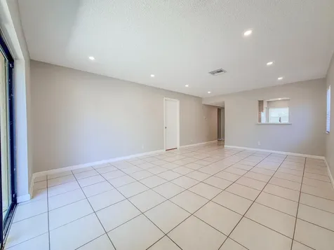 3148 N Dixie Highway Boca Raton FL 33431
