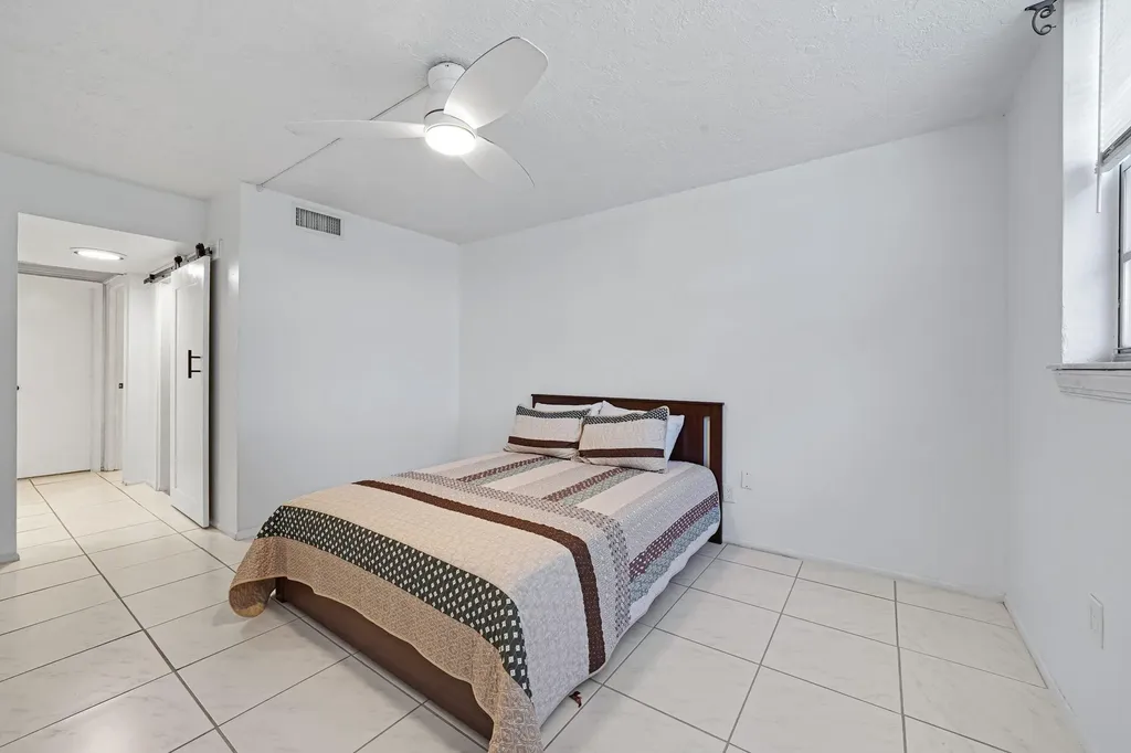 7100 NW 17th Street Plantation FL 33313