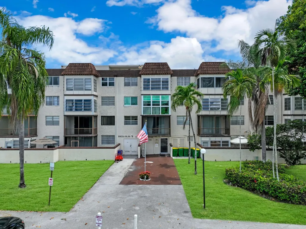 7100 NW 17th Street Plantation FL 33313