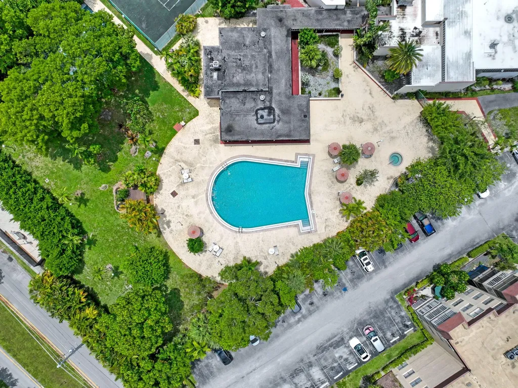 7100 NW 17th Street Plantation FL 33313