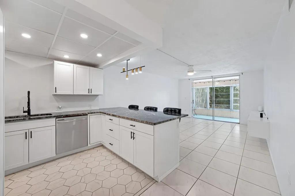 7100 NW 17th Street Plantation FL 33313