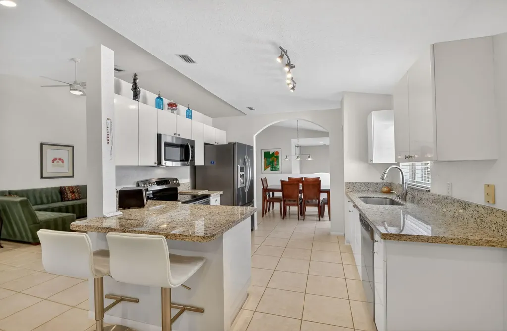 7910 Laina Lane Boynton Beach FL 33437