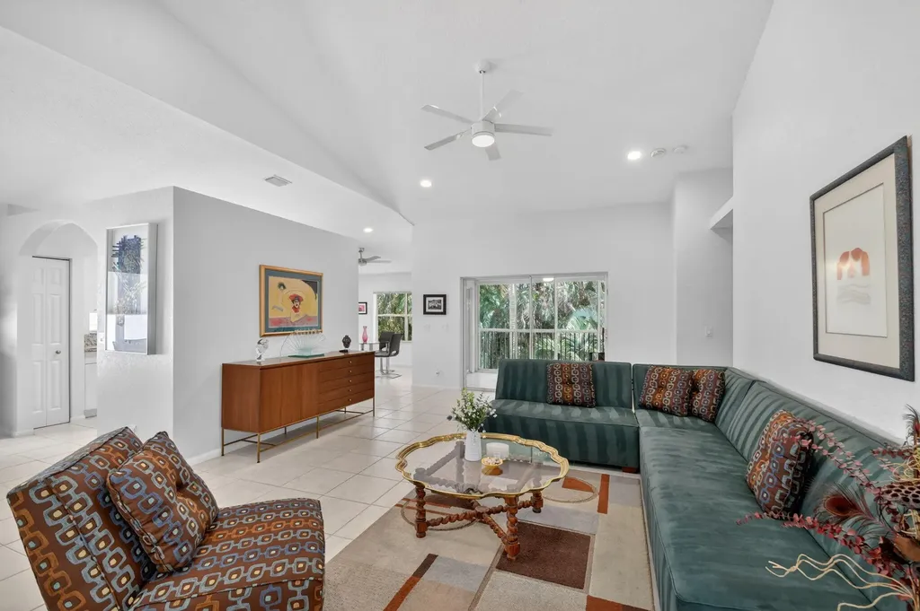 7910 Laina Lane Boynton Beach FL 33437