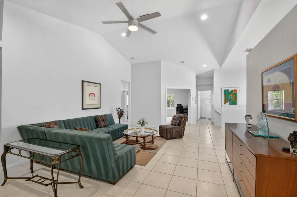 7910 Laina Lane Boynton Beach FL 33437