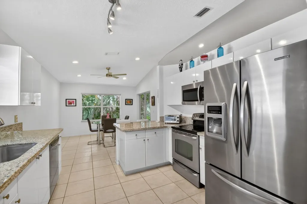 7910 Laina Lane Boynton Beach FL 33437