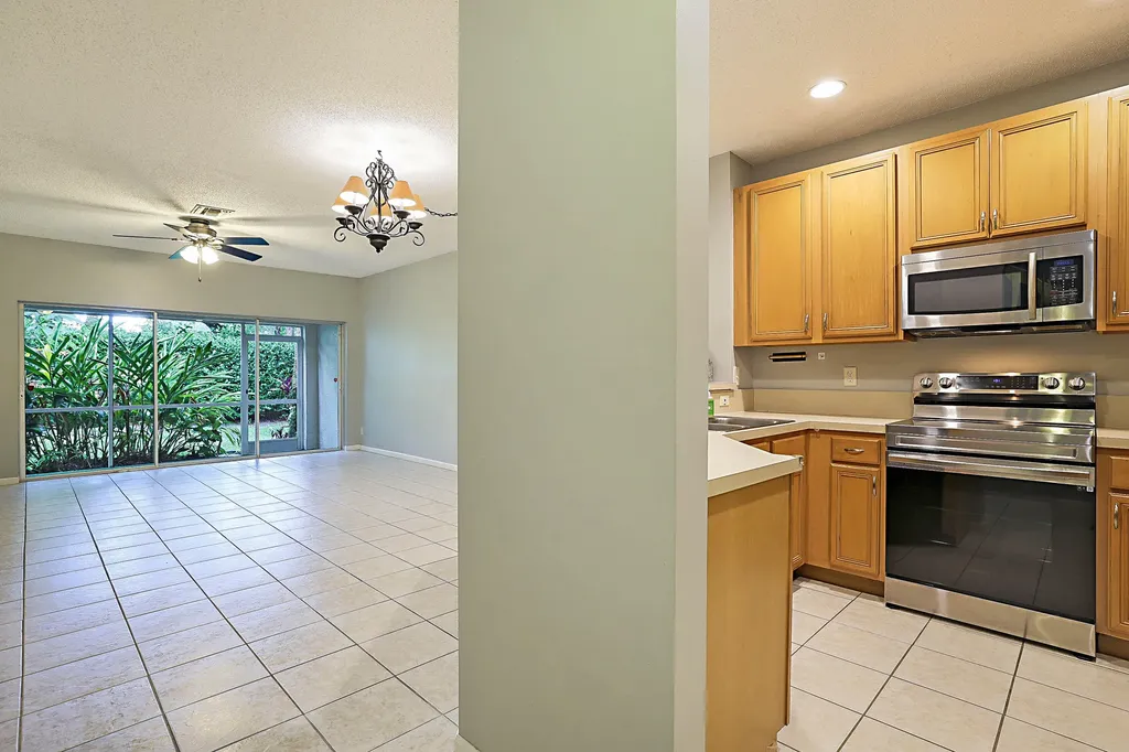 4827 Palmbrooke Circle West Palm Beach FL 33417