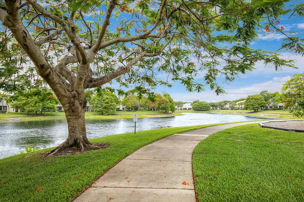 4827 Palmbrooke Circle West Palm Beach FL 33417