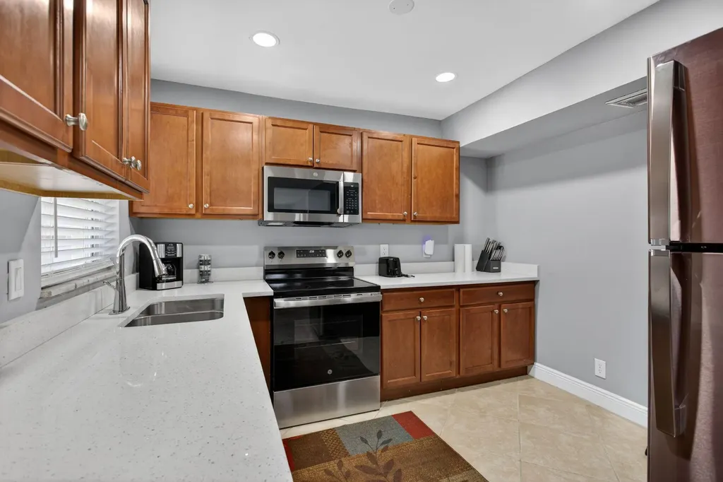 2004 SW Natura Boulevard Deerfield Beach FL 33441