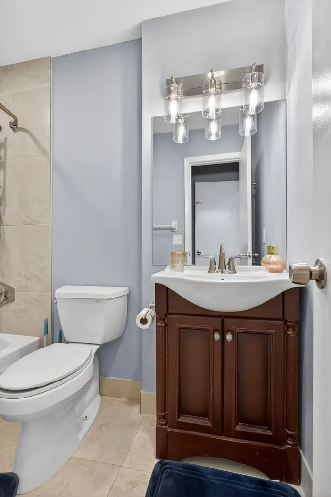 2004 SW Natura Boulevard Deerfield Beach FL 33441