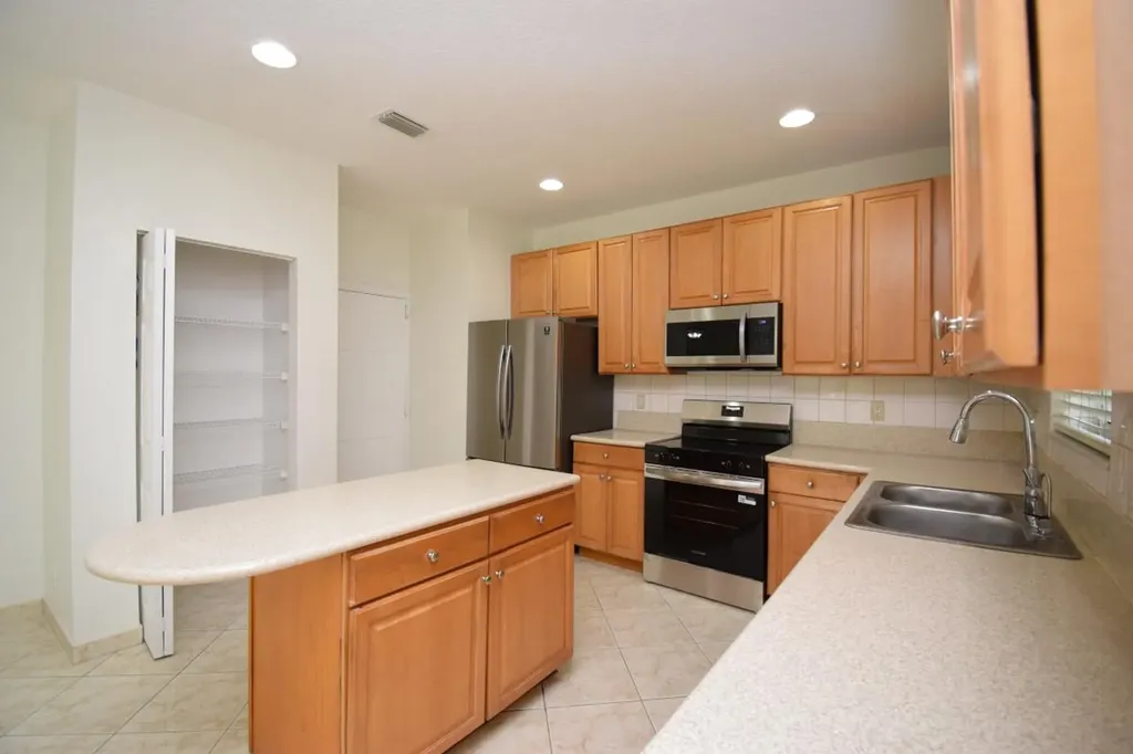 12693 NW 7th Street Coral Springs FL 33071