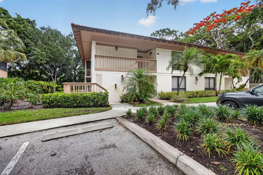 611 Brackenwood Cove Palm Beach Gardens FL 33418