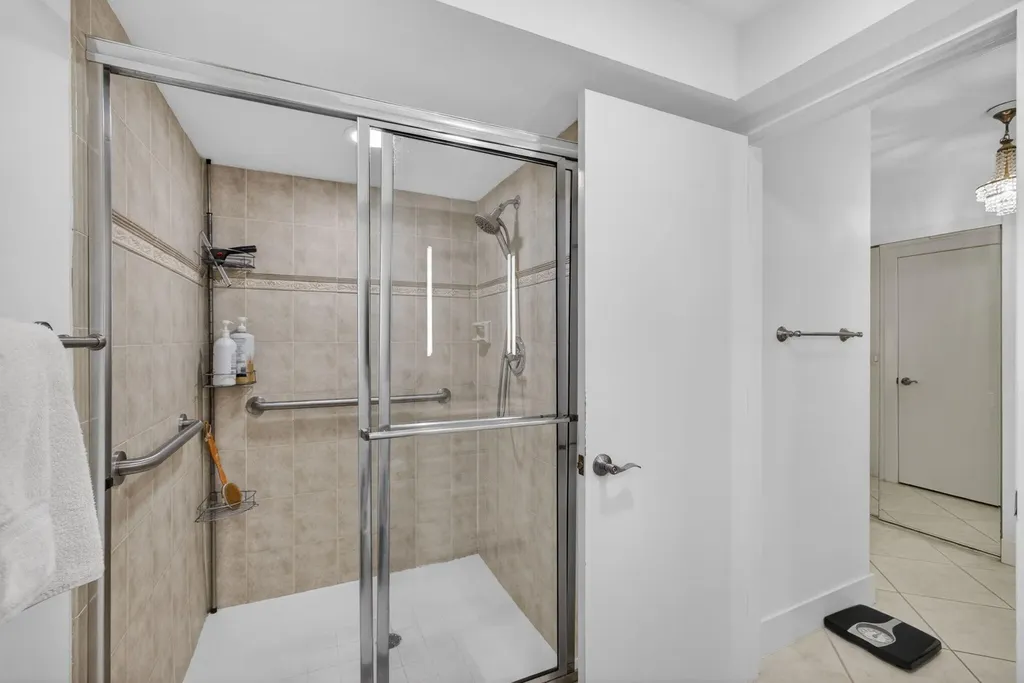 611 Brackenwood Cove Palm Beach Gardens FL 33418