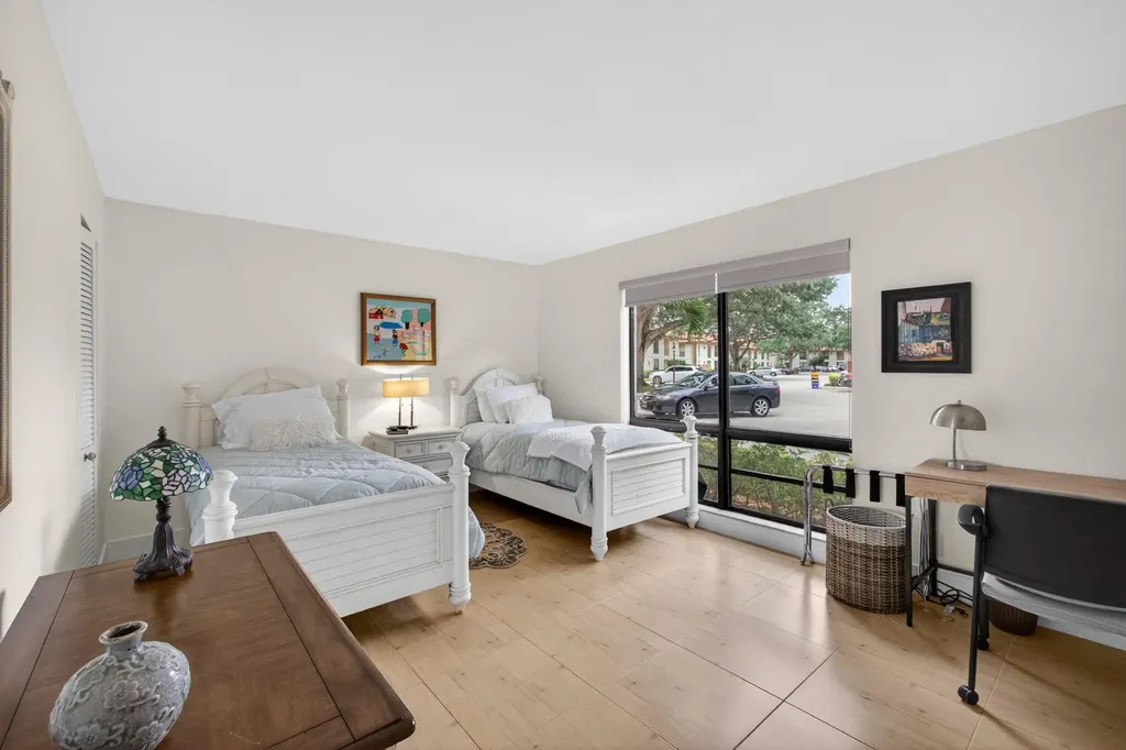 611 Brackenwood Cove Palm Beach Gardens FL 33418