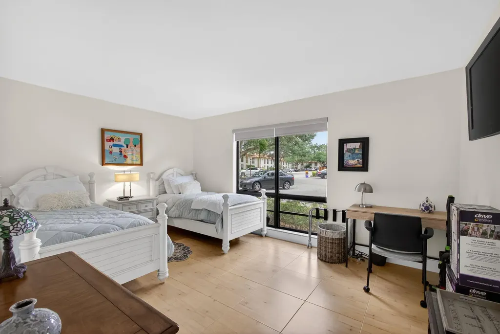 611 Brackenwood Cove Palm Beach Gardens FL 33418