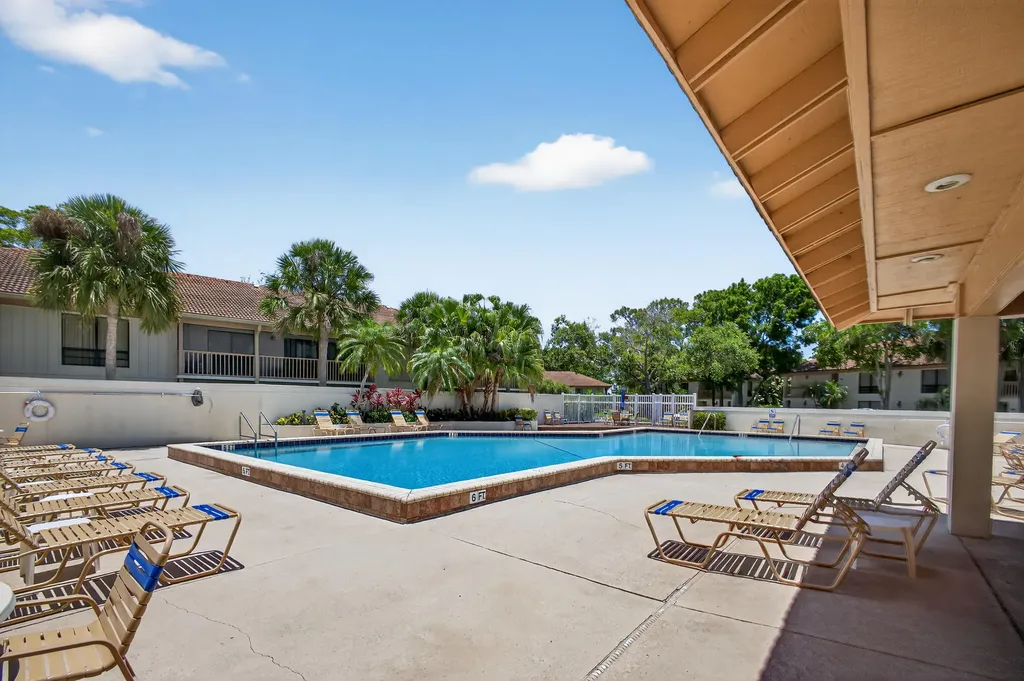611 Brackenwood Cove Palm Beach Gardens FL 33418