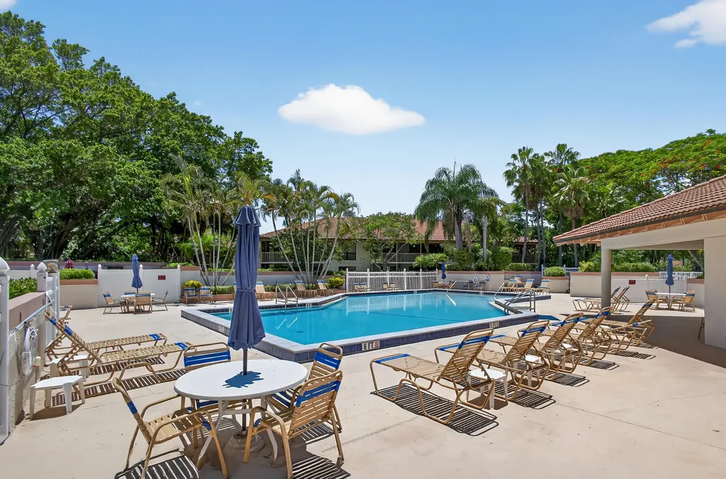 611 Brackenwood Cove Palm Beach Gardens FL 33418