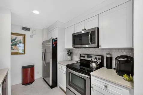 611 Brackenwood Cove Palm Beach Gardens FL 33418
