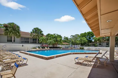 611 Brackenwood Cove Palm Beach Gardens FL 33418