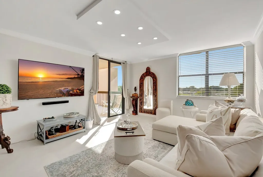 600 Egret Circle Delray Beach FL 33444