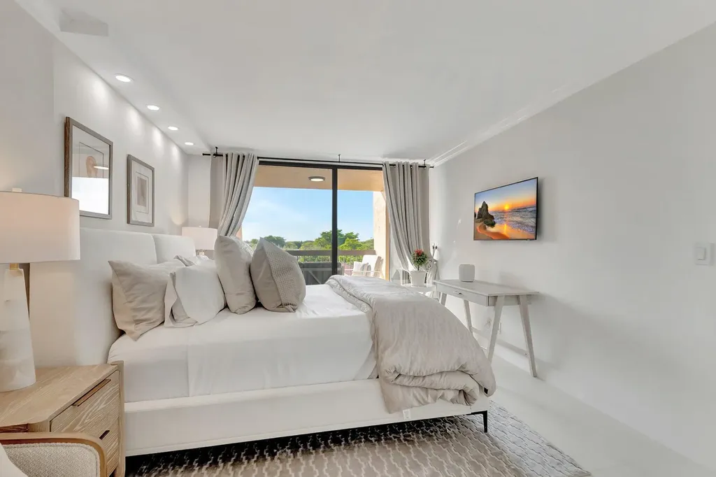 600 Egret Circle Delray Beach FL 33444