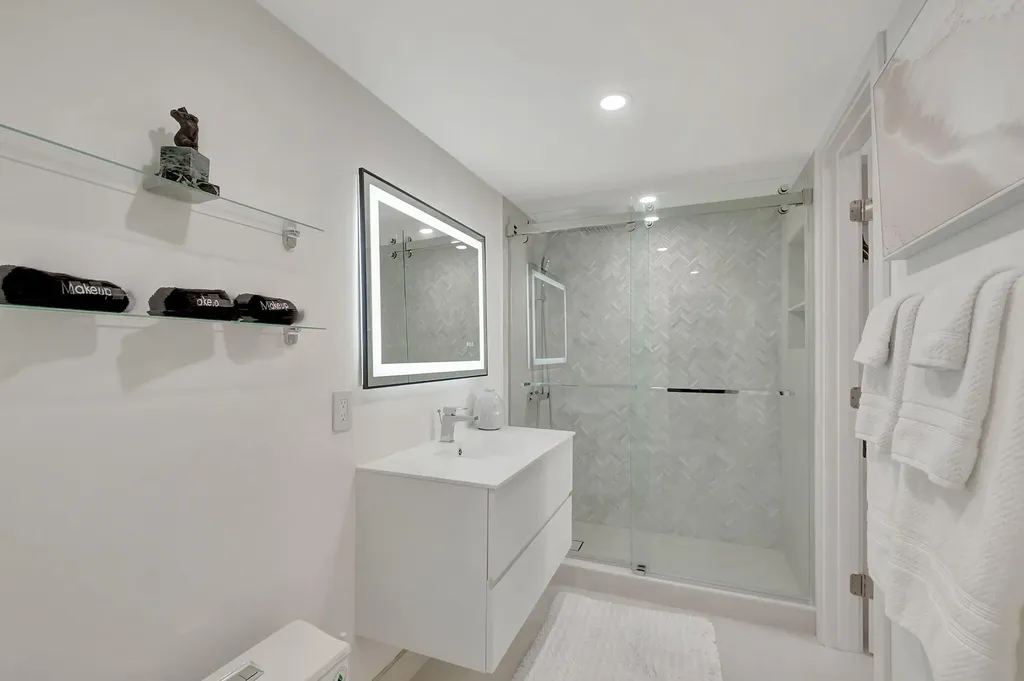 600 Egret Circle Delray Beach FL 33444