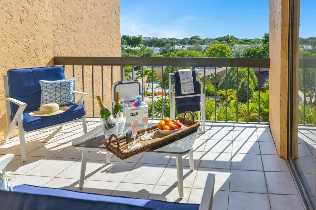 600 Egret Circle Delray Beach FL 33444