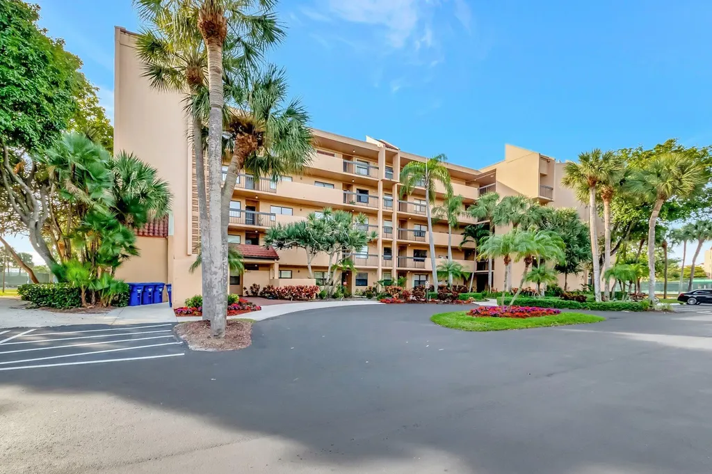 600 Egret Circle Delray Beach FL 33444