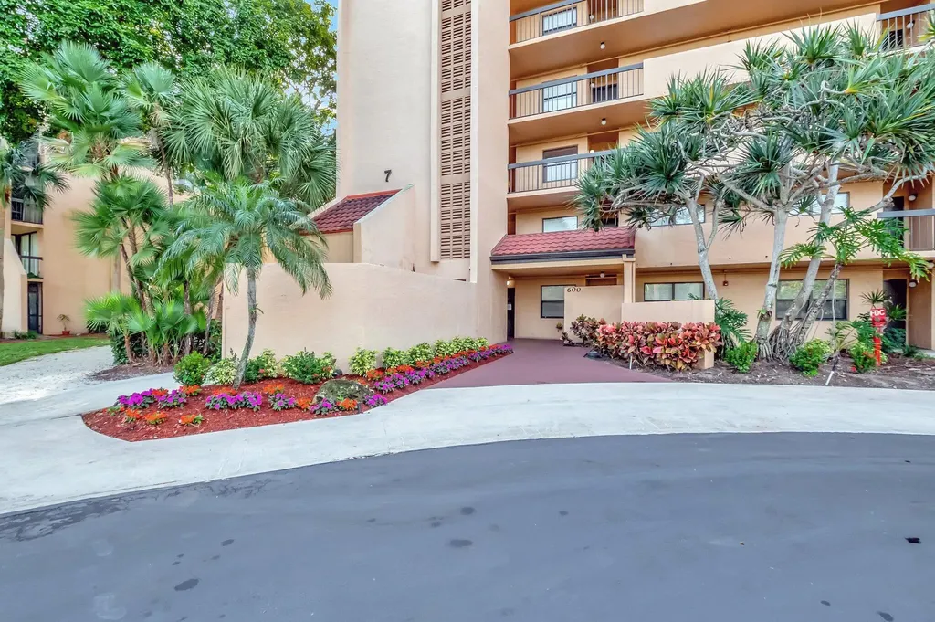 600 Egret Circle Delray Beach FL 33444