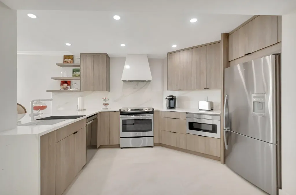 600 Egret Circle Delray Beach FL 33444
