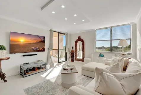 600 Egret Circle Delray Beach FL 33444