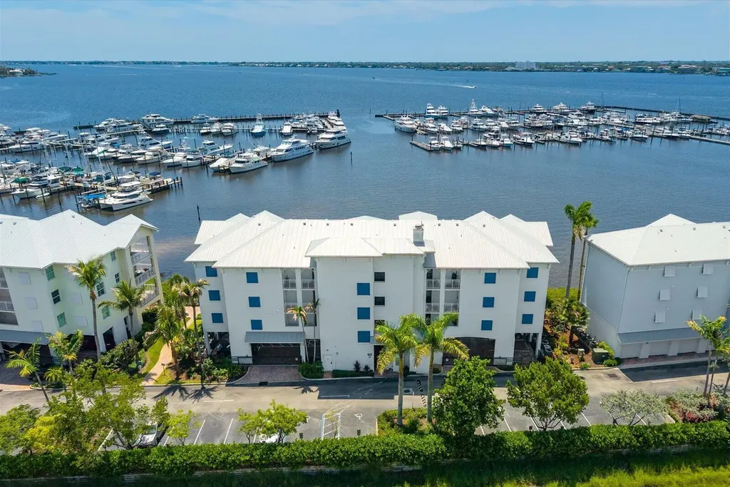 715 NW Flagler Avenue Stuart FL 34994