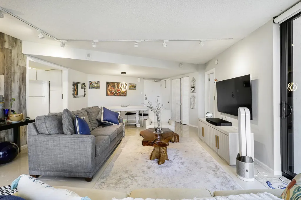 5420 N Ocean Drive Singer Island FL 33404