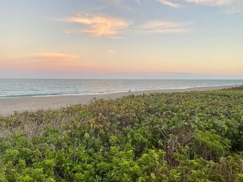 24 Uno Lago Drive Juno Beach FL 33408