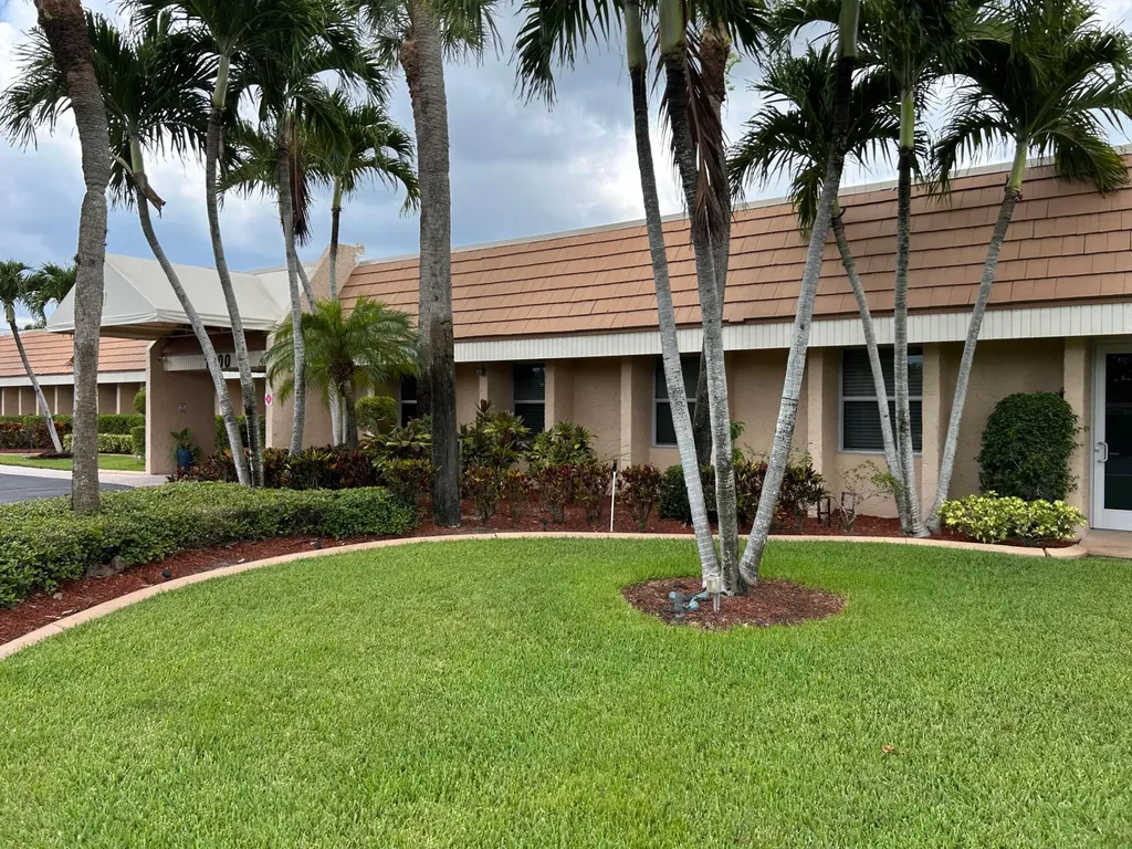 140 Lake Nancy Lane West Palm Beach FL 33411