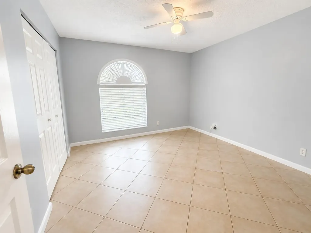 10325 NW 48th Court Coral Springs FL 33076