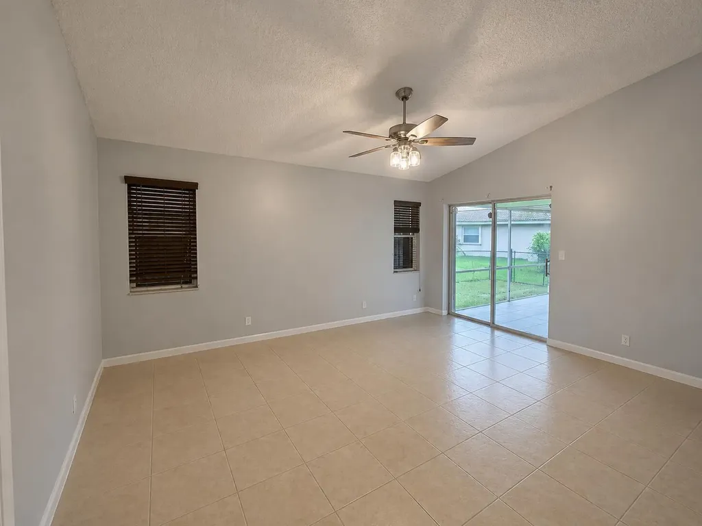10325 NW 48th Court Coral Springs FL 33076