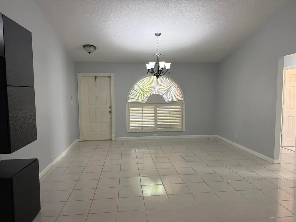 10325 NW 48th Court Coral Springs FL 33076