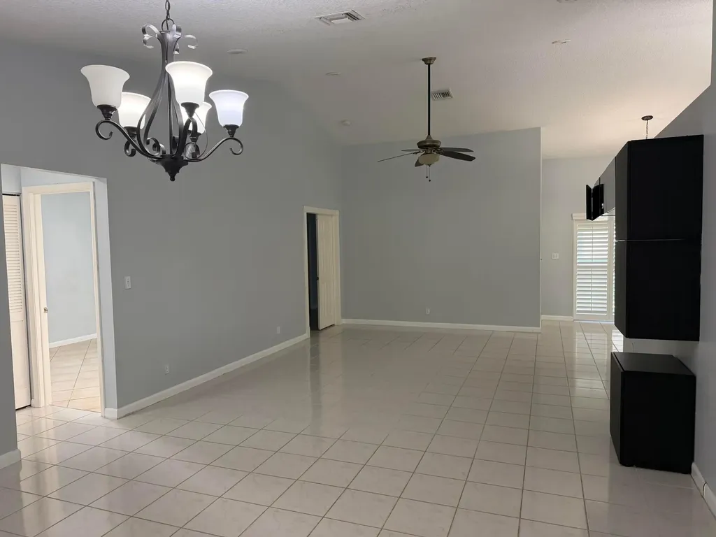 10325 NW 48th Court Coral Springs FL 33076