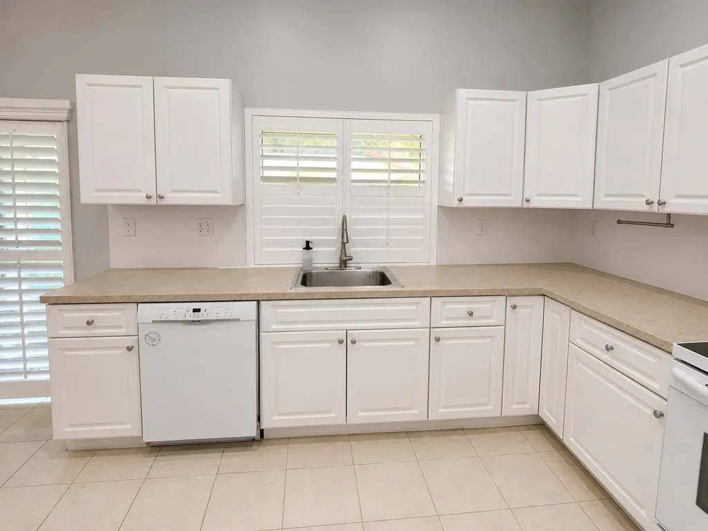 10325 NW 48th Court Coral Springs FL 33076