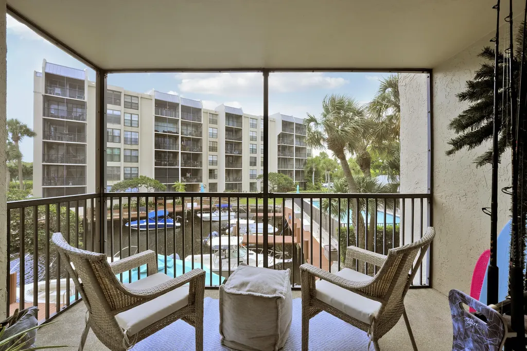 20 Royal Palm Way Boca Raton FL 33432