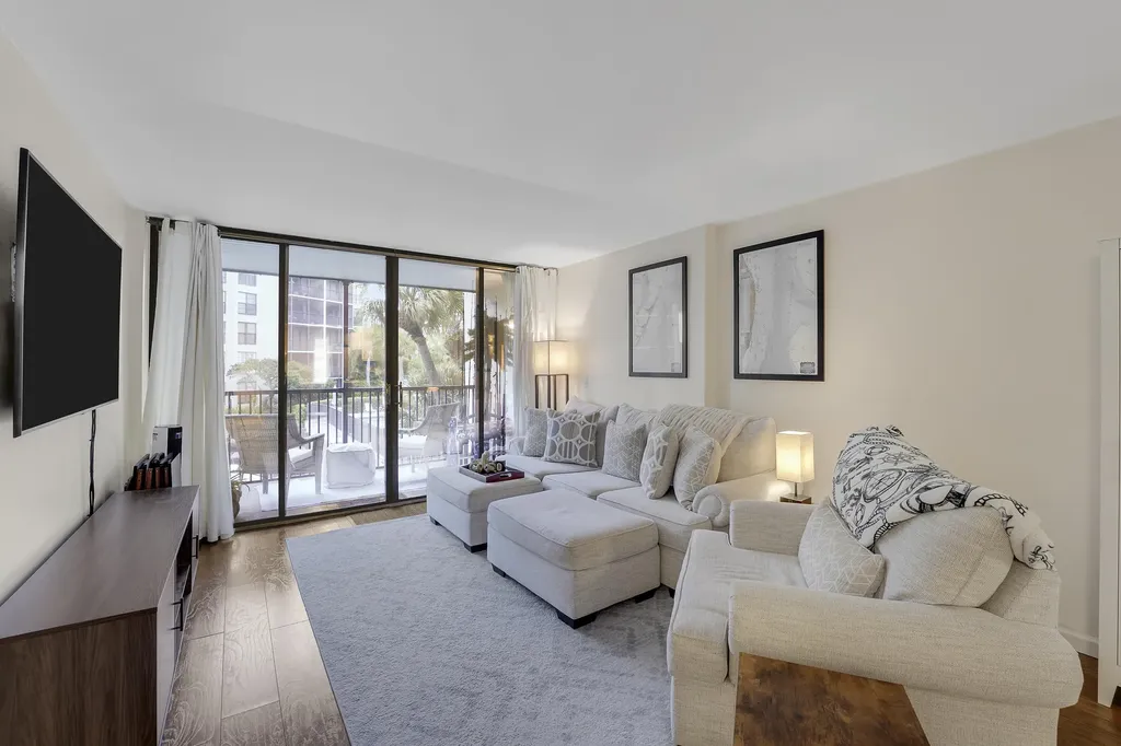 20 Royal Palm Way Boca Raton FL 33432