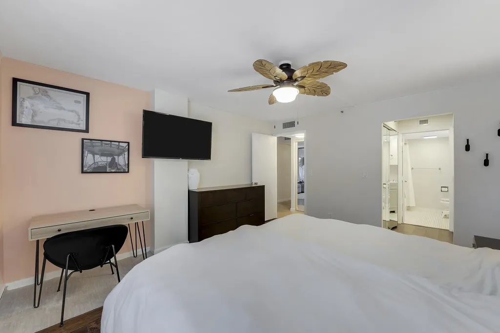 20 Royal Palm Way Boca Raton FL 33432