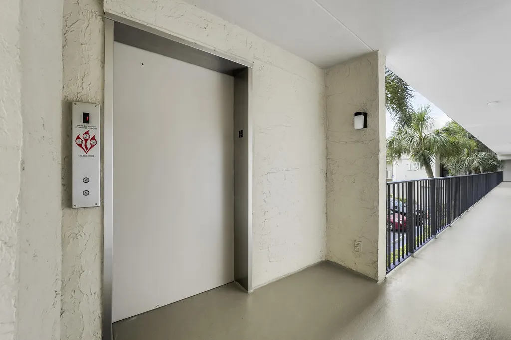 20 Royal Palm Way Boca Raton FL 33432