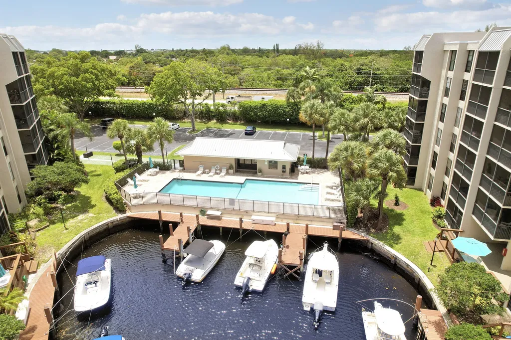 20 Royal Palm Way Boca Raton FL 33432