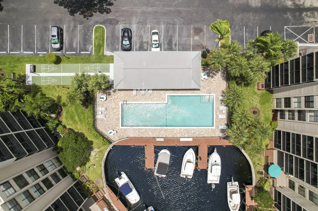 20 Royal Palm Way Boca Raton FL 33432