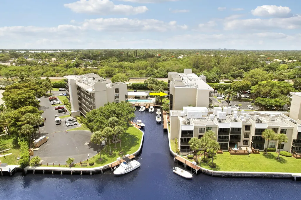 20 Royal Palm Way Boca Raton FL 33432